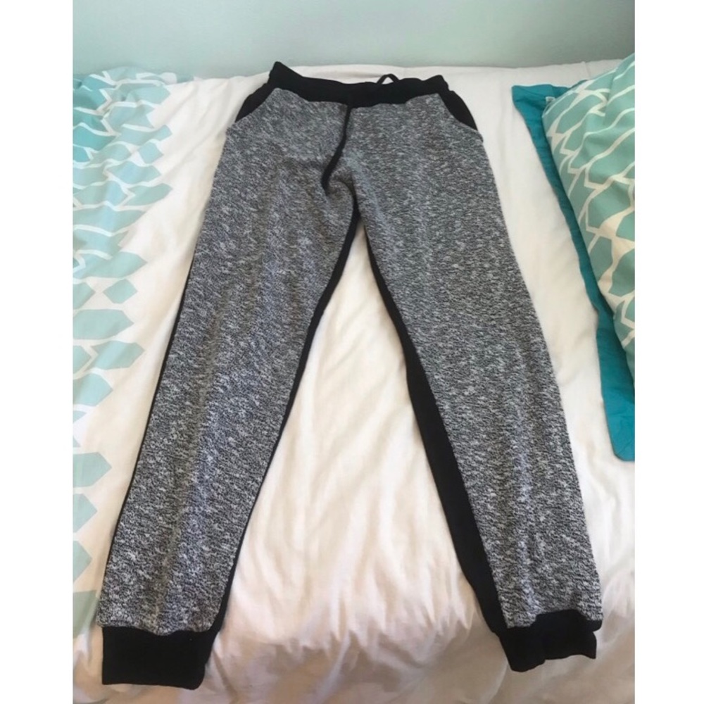 Heathered Joggers Medium